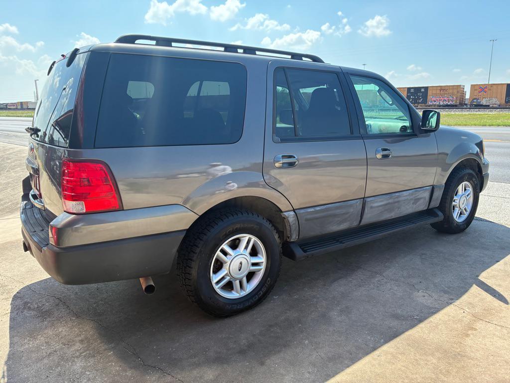 used 2005 Ford Expedition car, priced at $4,996