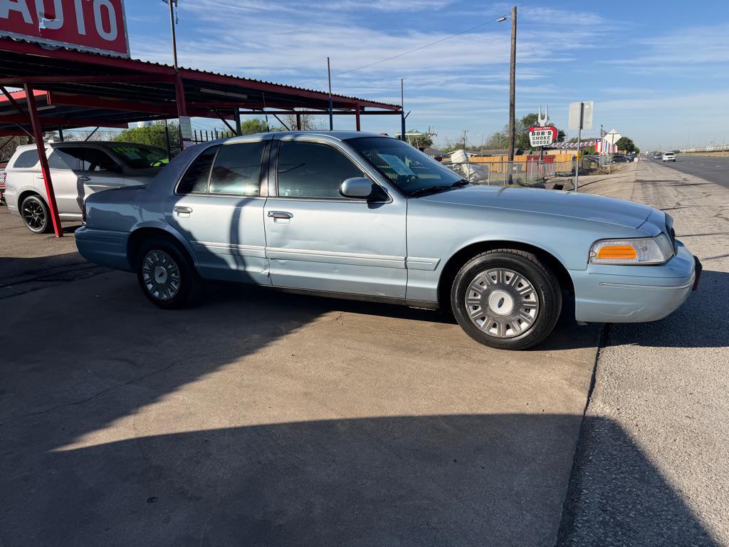 used 2003 Ford Crown Victoria car, priced at $4,000