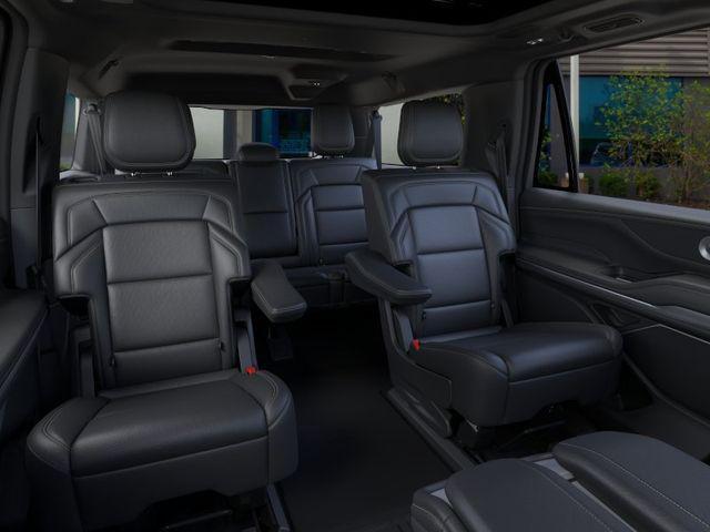 new 2025 Lincoln Navigator car, priced at $99,034