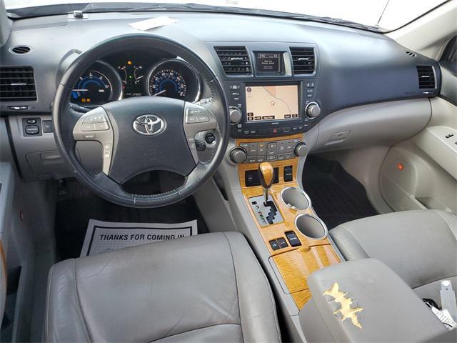 used 2008 Toyota Highlander Hybrid car, priced at $5,887