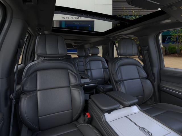 new 2025 Lincoln Navigator car, priced at $100,995
