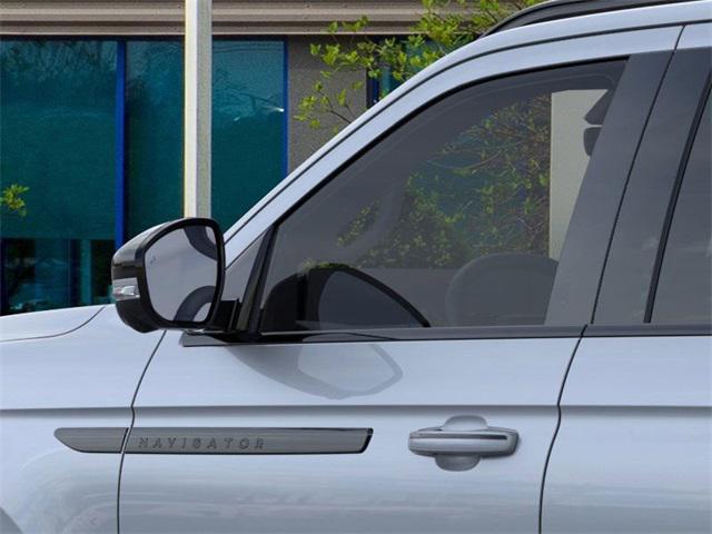 new 2025 Lincoln Navigator car, priced at $108,995