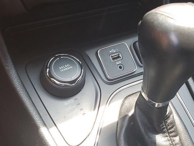 used 2020 Jeep Cherokee car, priced at $11,743