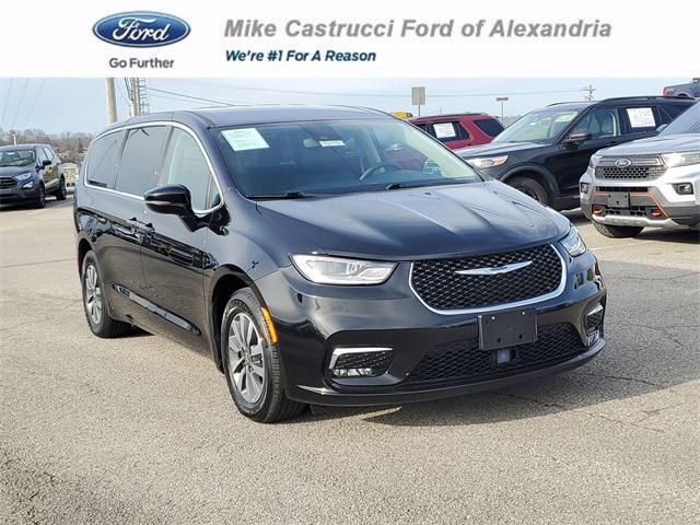 used 2024 Chrysler Pacifica Hybrid car, priced at $25,987