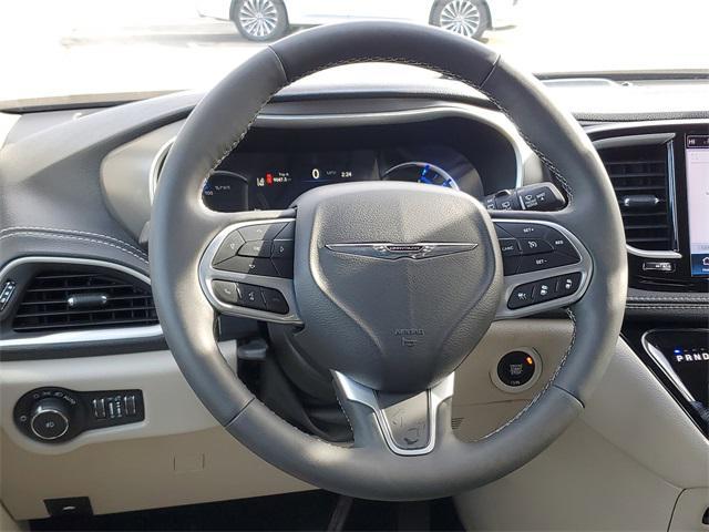 used 2024 Chrysler Pacifica Hybrid car, priced at $25,987