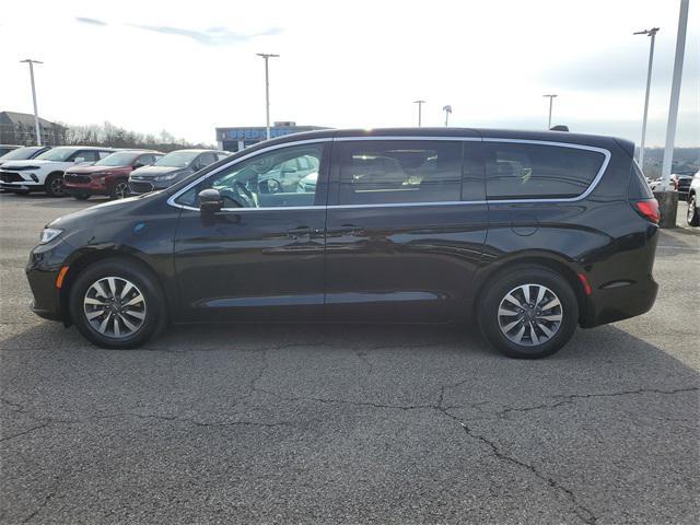 used 2024 Chrysler Pacifica Hybrid car, priced at $25,987