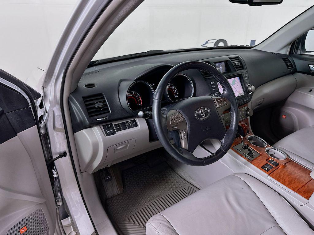 used 2010 Toyota Highlander car, priced at $10,590