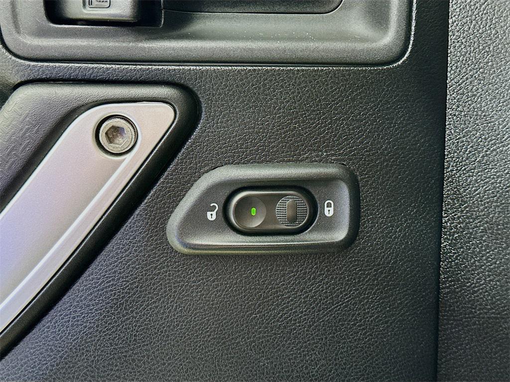 used 2015 Jeep Wrangler Unlimited car, priced at $17,900