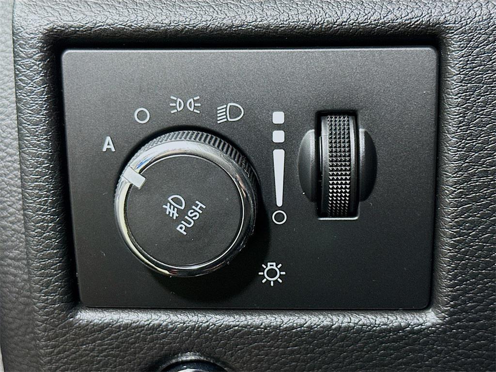 used 2020 Jeep Grand Cherokee car, priced at $13,900