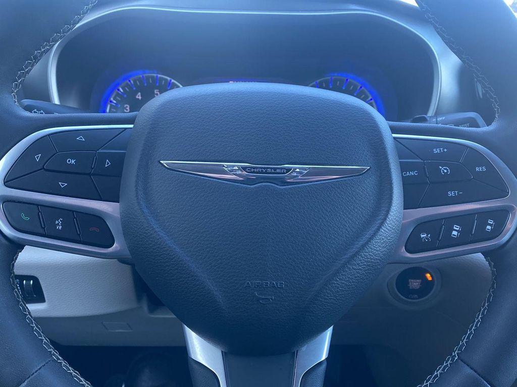 used 2023 Chrysler Pacifica car, priced at $25,995