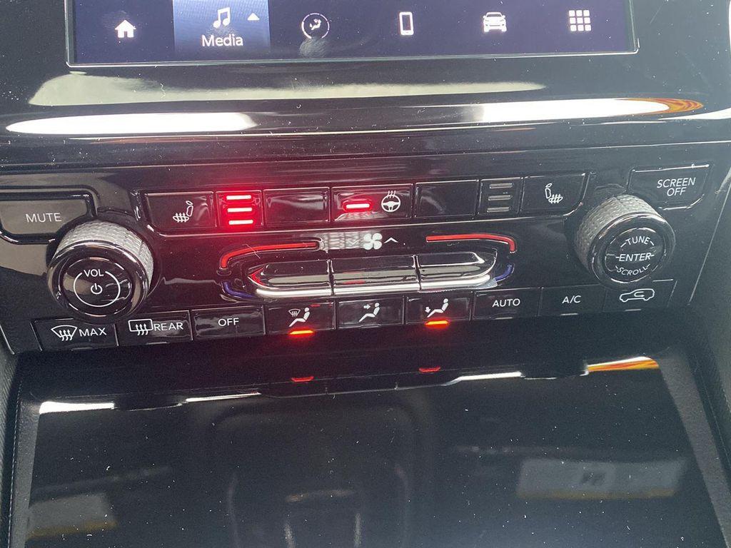 new 2025 Jeep Grand Cherokee car, priced at $44,353