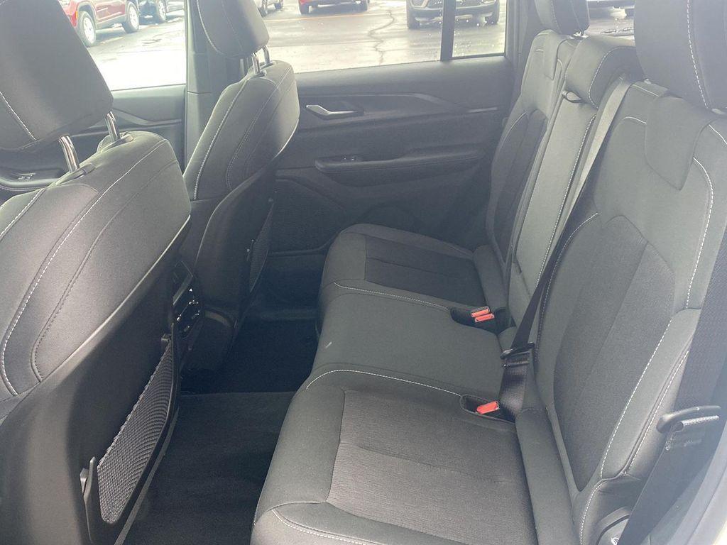 new 2025 Jeep Grand Cherokee car, priced at $44,353