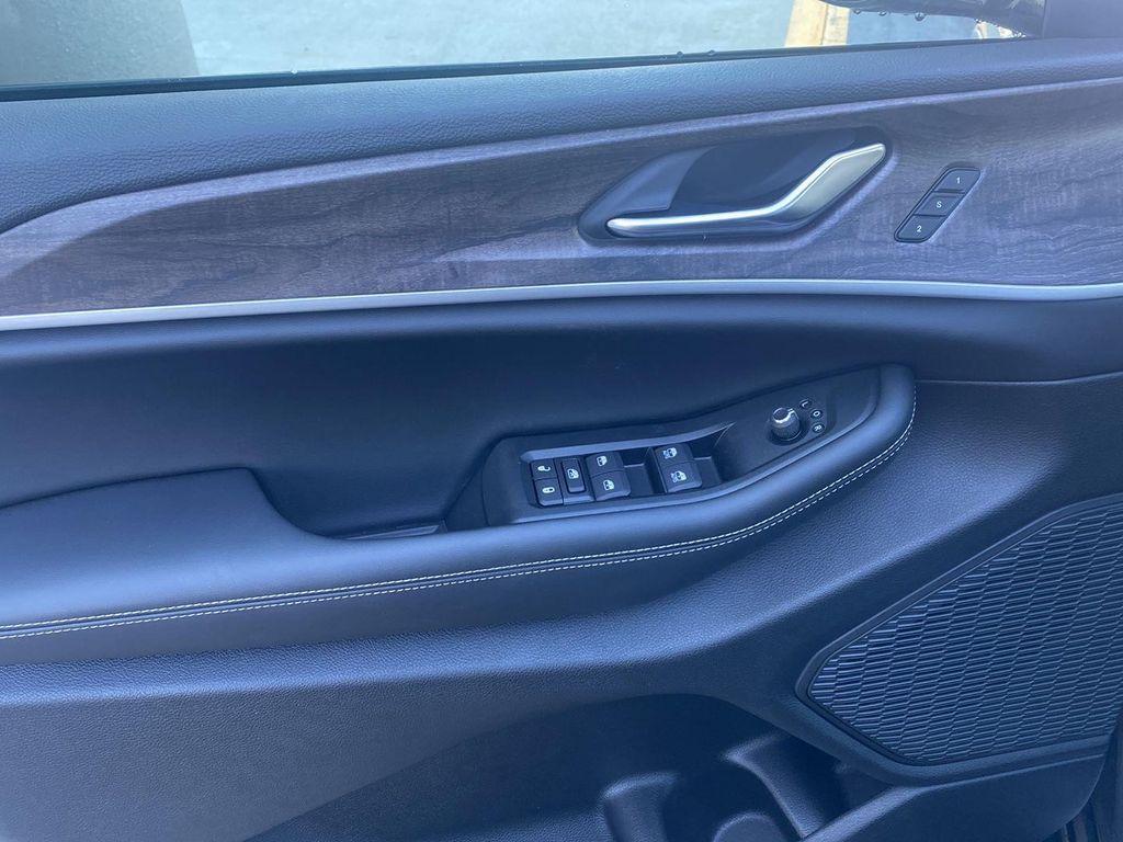 new 2025 Jeep Grand Cherokee car, priced at $50,025