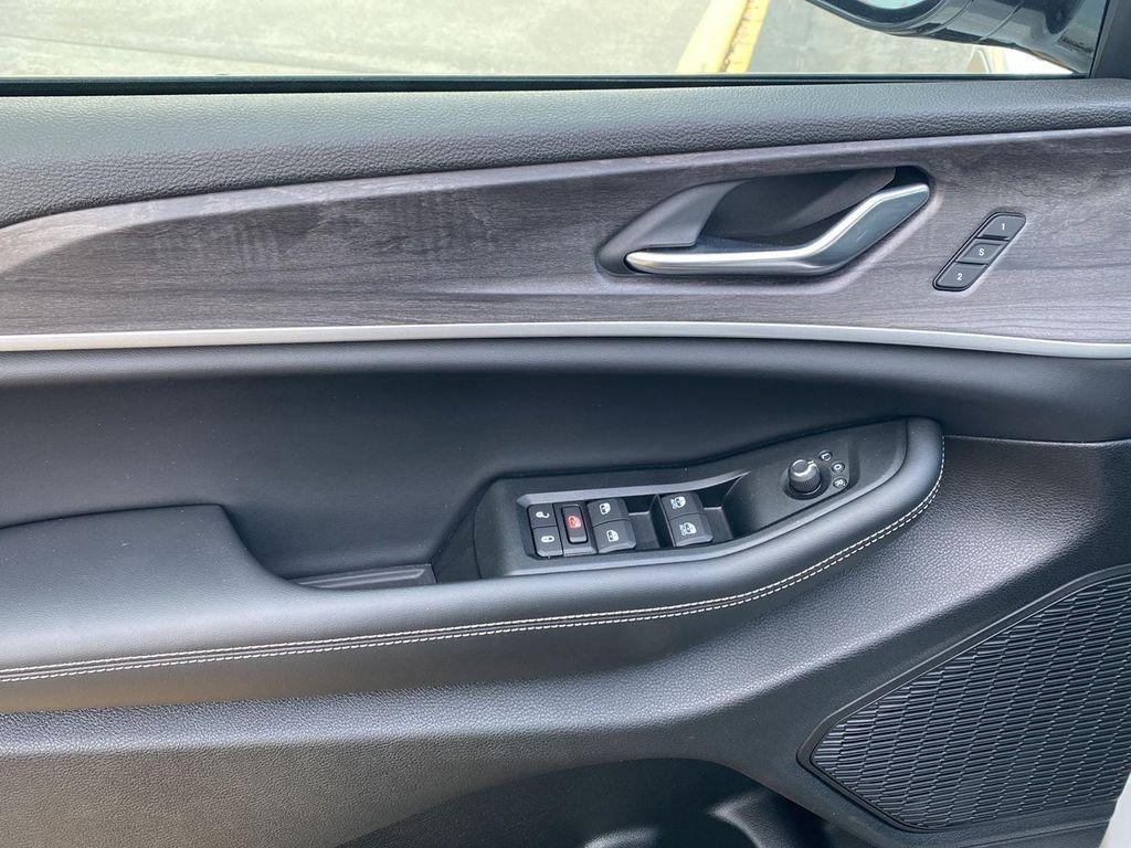 used 2025 Jeep Grand Cherokee L car, priced at $41,995