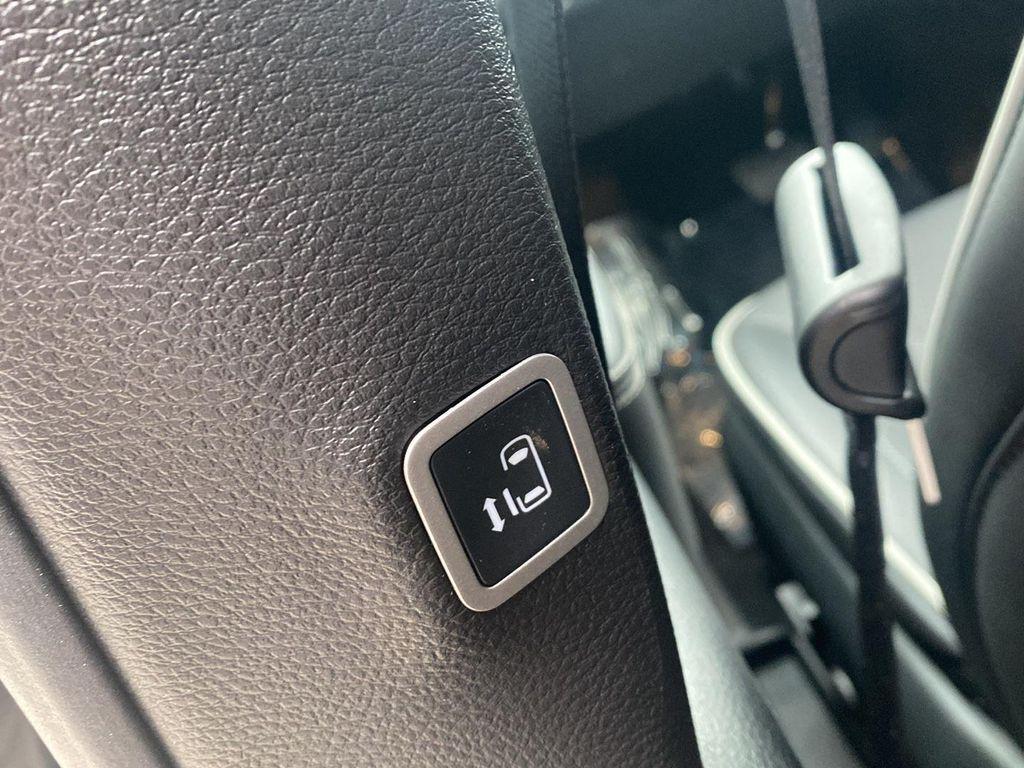 new 2026 Chrysler Pacifica car, priced at $51,096