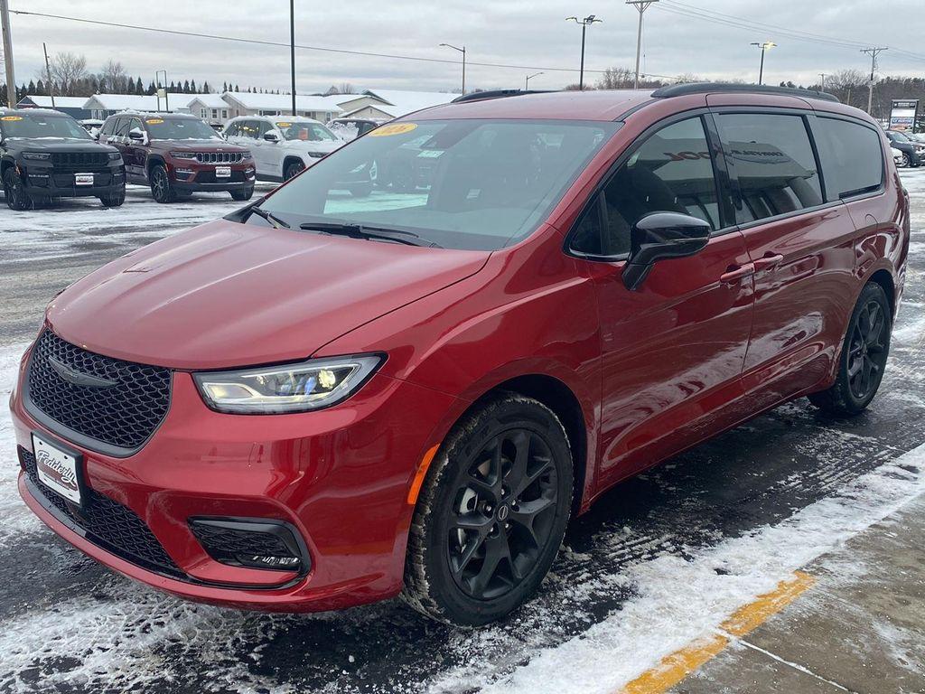 new 2026 Chrysler Pacifica car, priced at $47,621