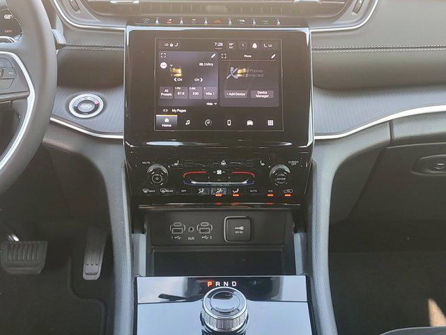 new 2025 Jeep Grand Cherokee car, priced at $37,012