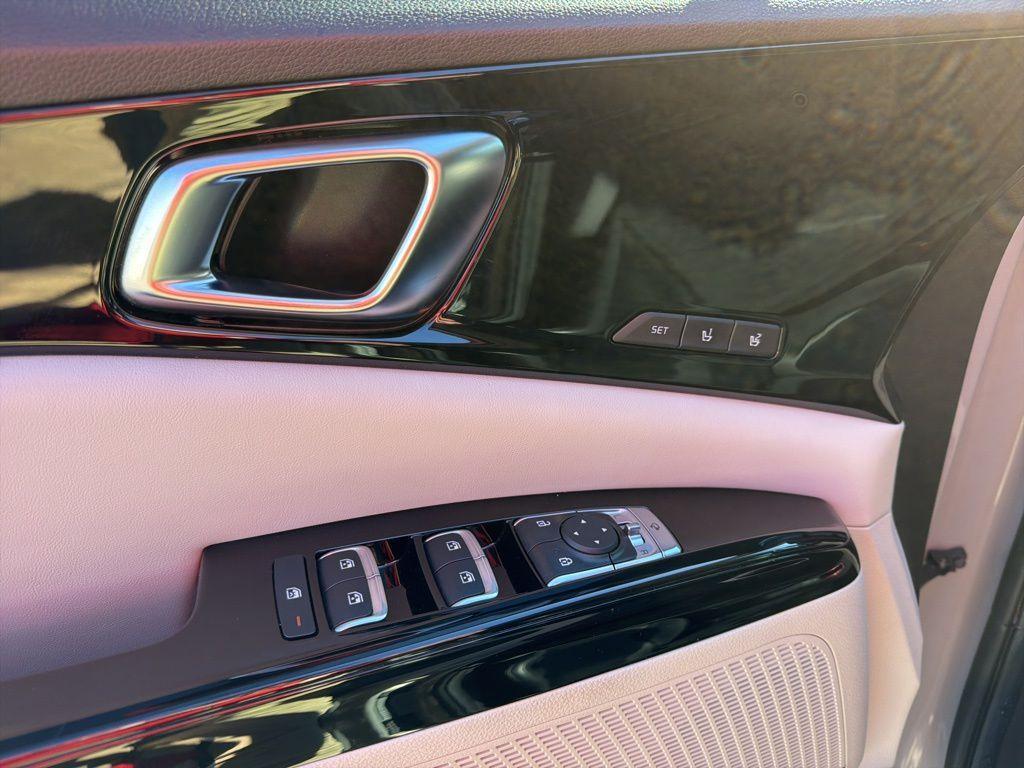 used 2024 Kia Carnival car, priced at $38,495