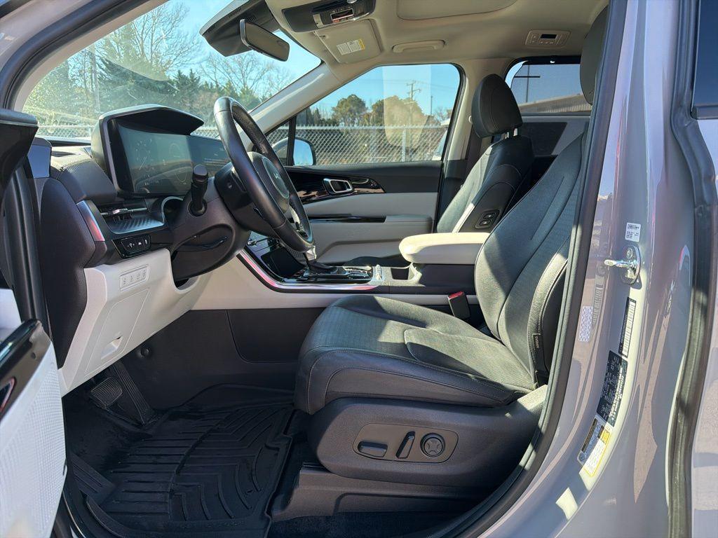 used 2024 Kia Carnival car, priced at $38,495