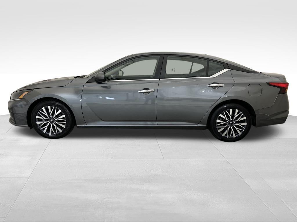 used 2023 Nissan Altima car, priced at $17,799