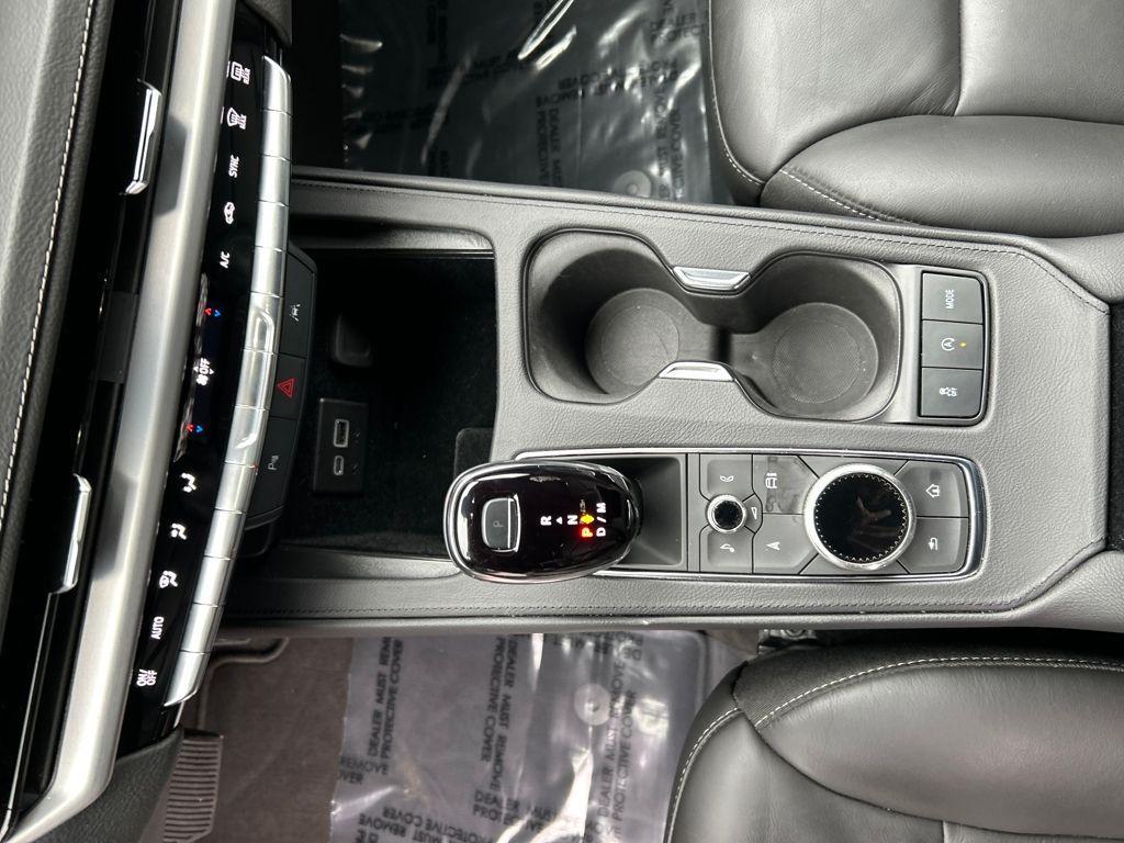 used 2025 Cadillac XT4 car, priced at $30,434