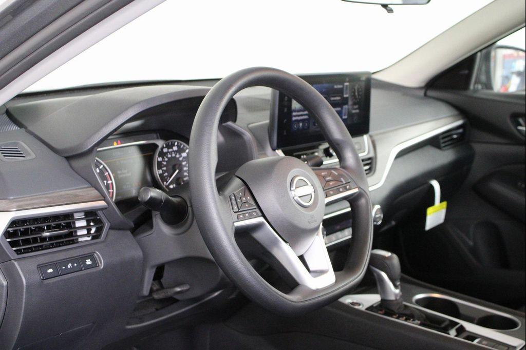 new 2025 Nissan Altima car, priced at $27,887