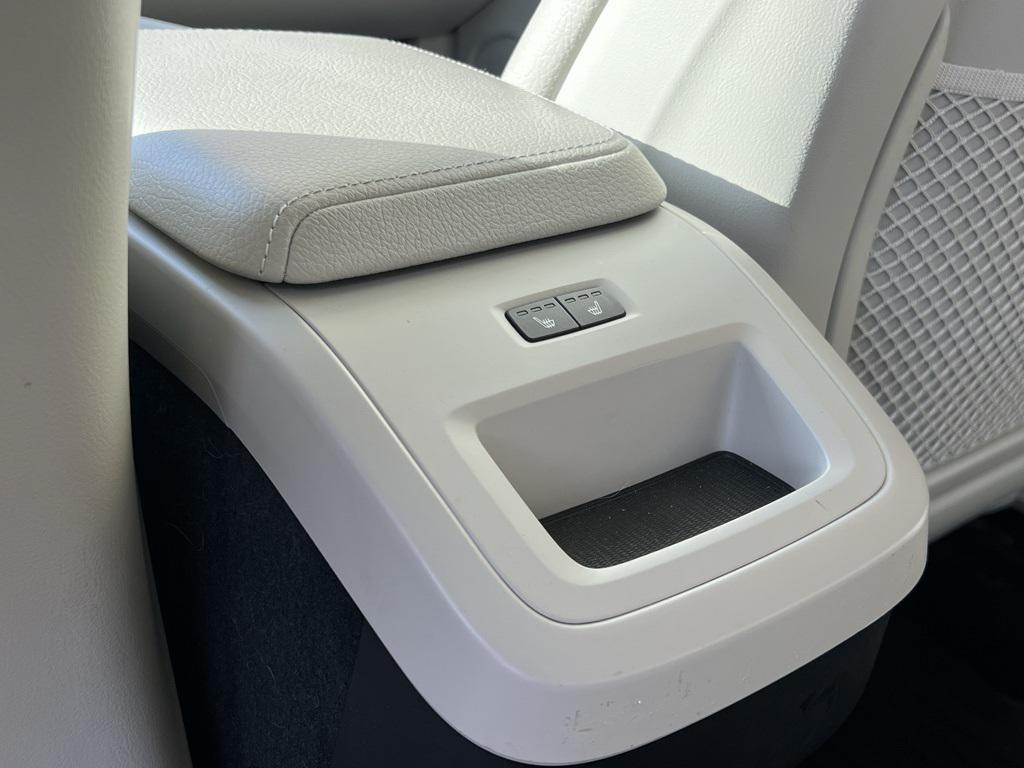 used 2022 Volvo XC60 car, priced at $20,000