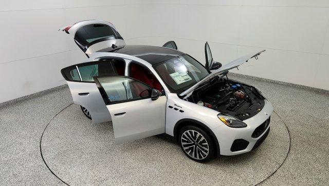 new 2025 Maserati Grecale car, priced at $95,465