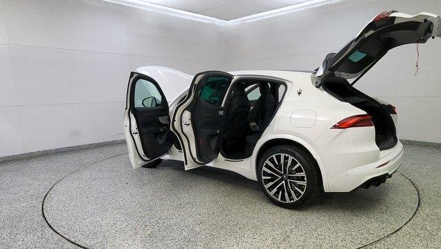 new 2025 Maserati Grecale car, priced at $89,805