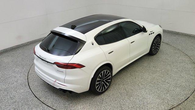 new 2025 Maserati Grecale car, priced at $89,805