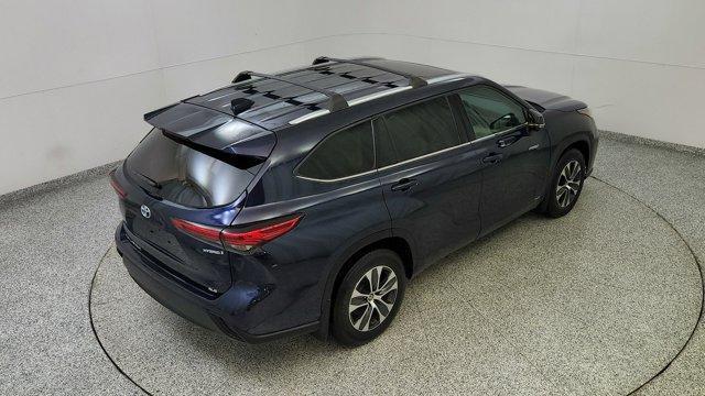 used 2021 Toyota Highlander Hybrid car, priced at $30,400