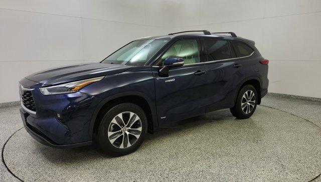 used 2021 Toyota Highlander Hybrid car, priced at $30,400
