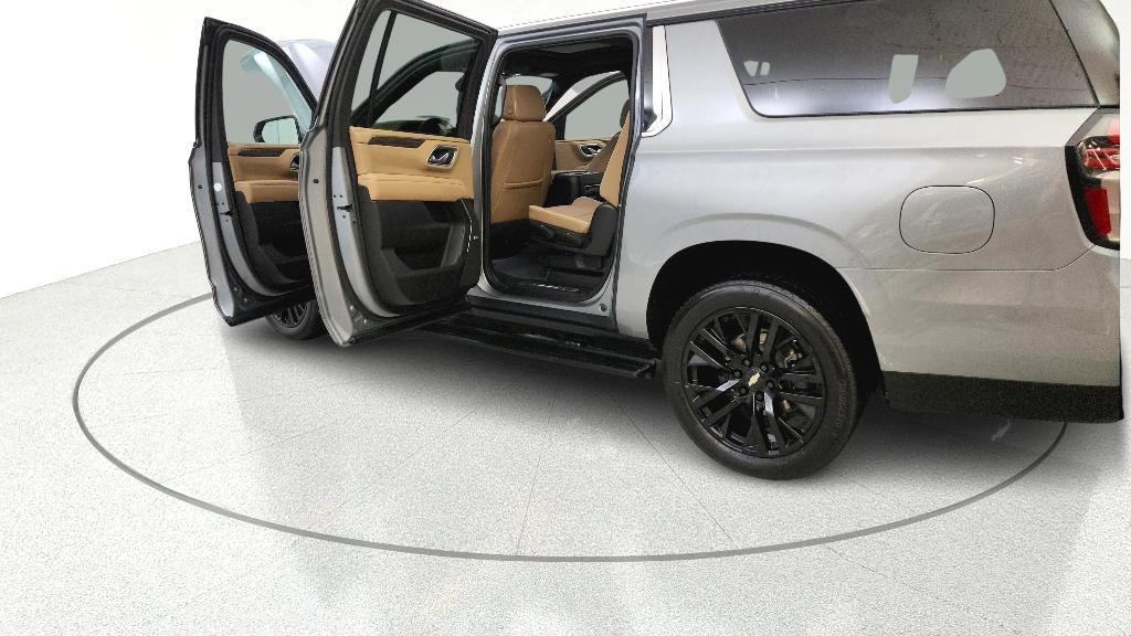 used 2023 Chevrolet Suburban car, priced at $59,900