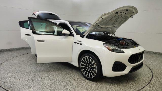 new 2025 Maserati Grecale car, priced at $89,805