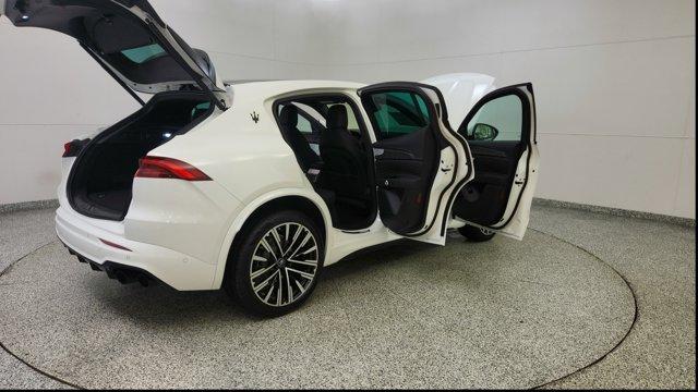 new 2025 Maserati Grecale car, priced at $89,805