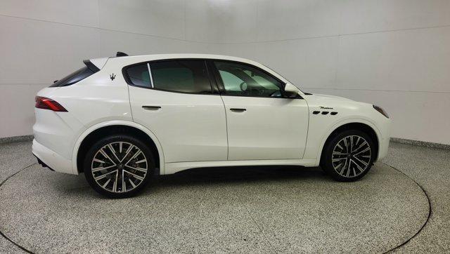 new 2025 Maserati Grecale car, priced at $89,805