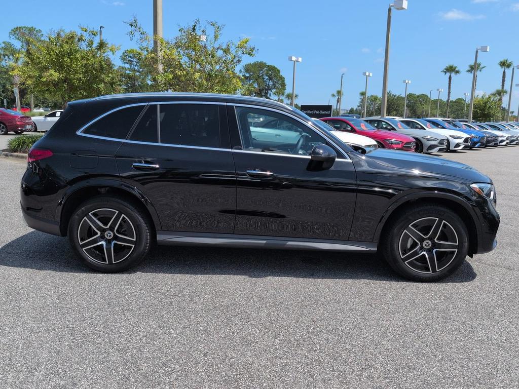 Mercedes-Benz GLC view 3
