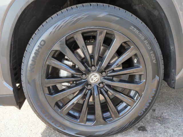 used 2025 Toyota Highlander car, priced at $44,485