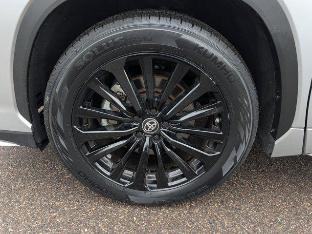 used 2025 Toyota Highlander car, priced at $43,500