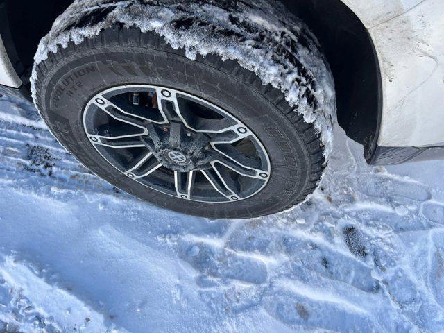 used 2014 Jeep Grand Cherokee car, priced at $11,990