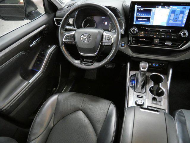 used 2022 Toyota Highlander car, priced at $38,895