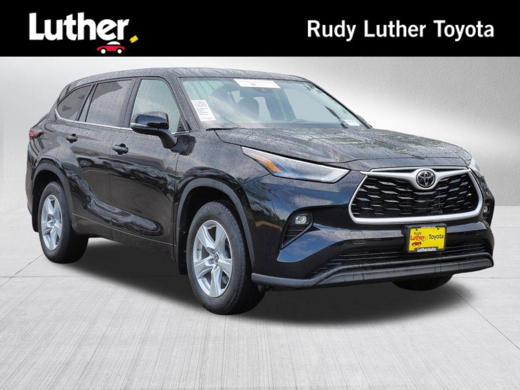 used 2024 Toyota Highlander car, priced at $37,340