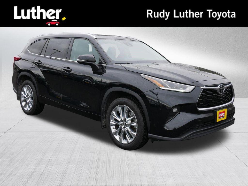 used 2023 Toyota Highlander car, priced at $34,985