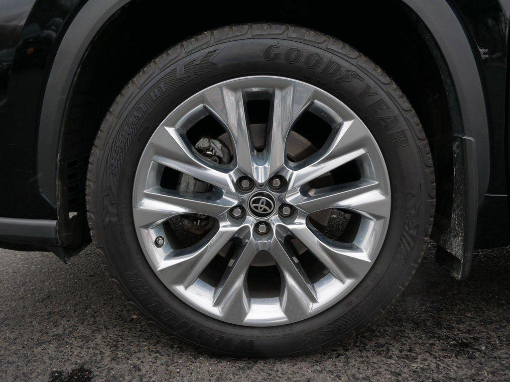 used 2023 Toyota Highlander car, priced at $34,985