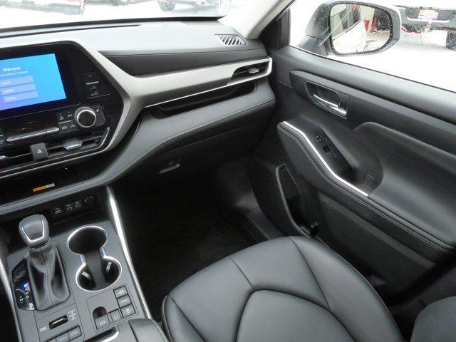 used 2024 Toyota Highlander car, priced at $39,800