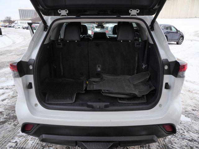 used 2024 Toyota Highlander car, priced at $39,800