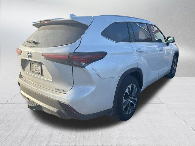 used 2024 Toyota Highlander car, priced at $39,800