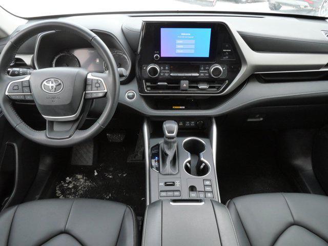 used 2024 Toyota Highlander car, priced at $39,800