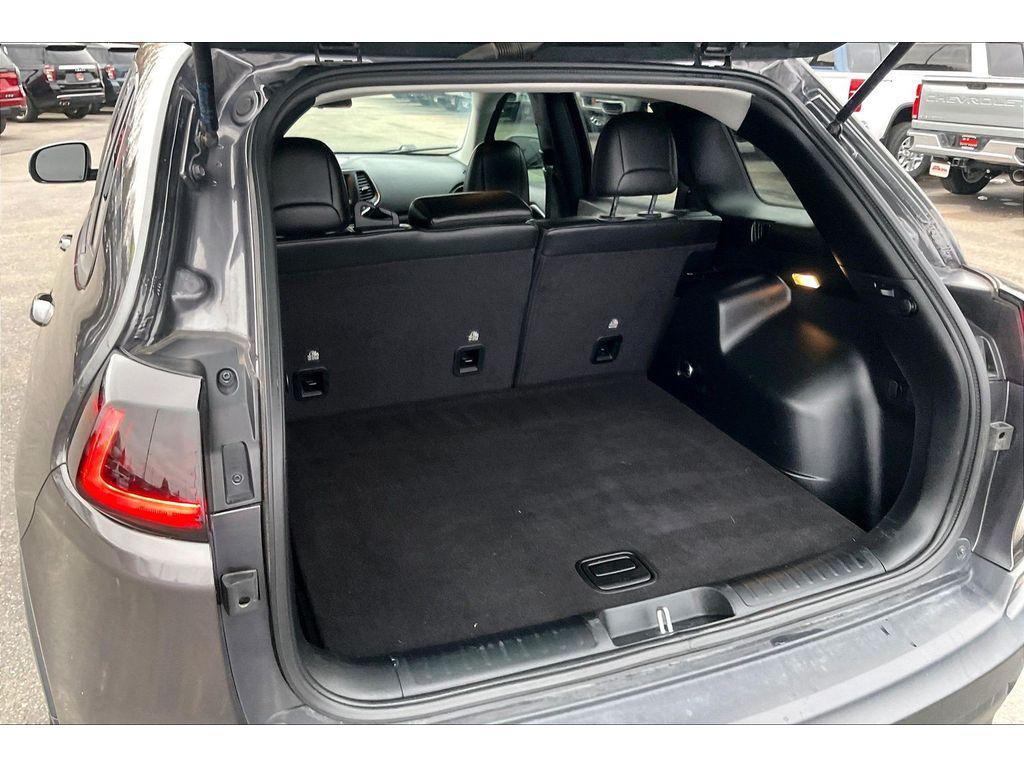 used 2020 Jeep Cherokee car, priced at $17,995