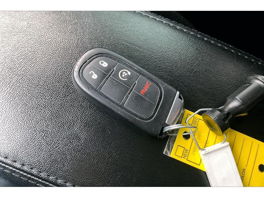 used 2020 Jeep Cherokee car, priced at $17,995